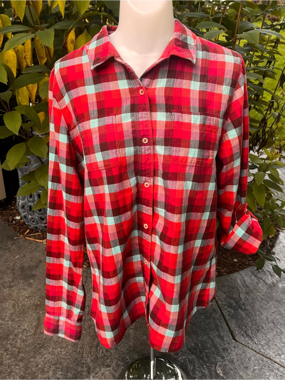 The North Face Red & Teal Plaid Button-Down Lightweight Flannel size L